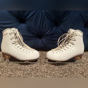 Scott Hamilton Figure Skates in the size 2 1/2